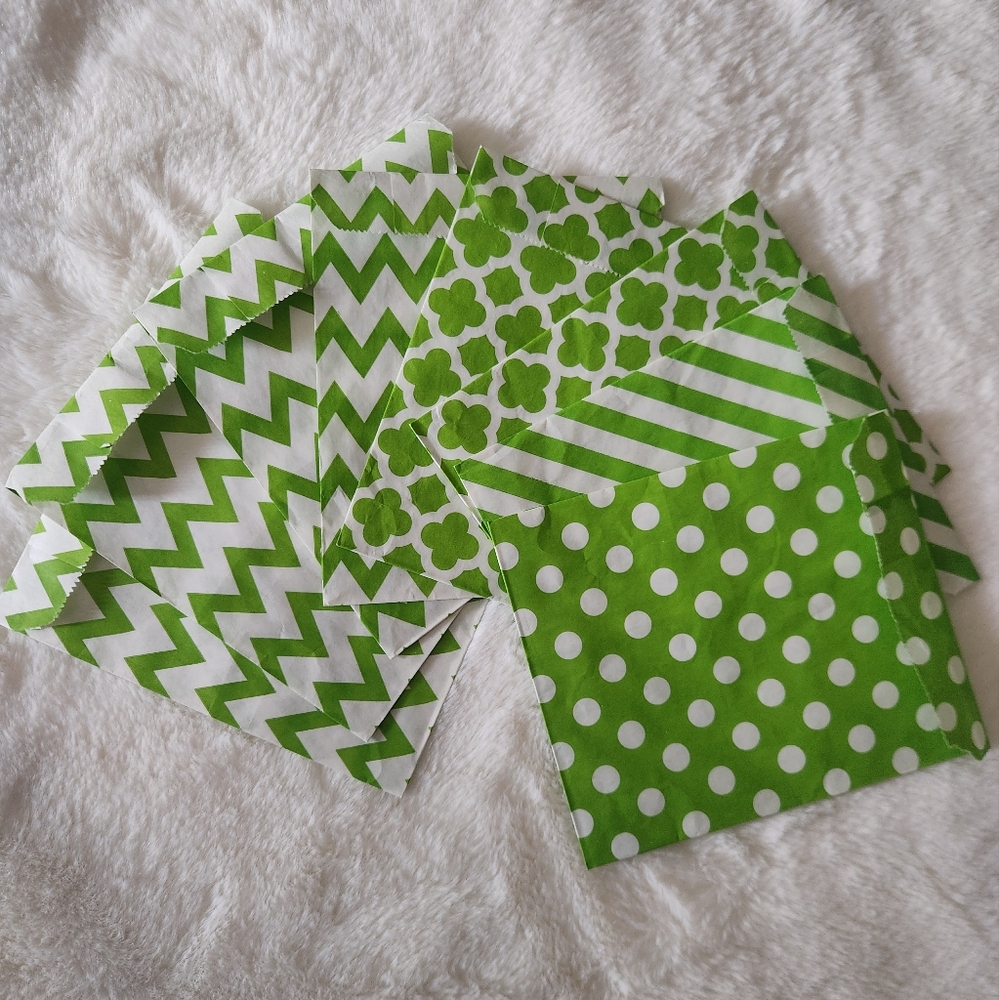 Assorted Gift Bags Set - Picture 7 of 7